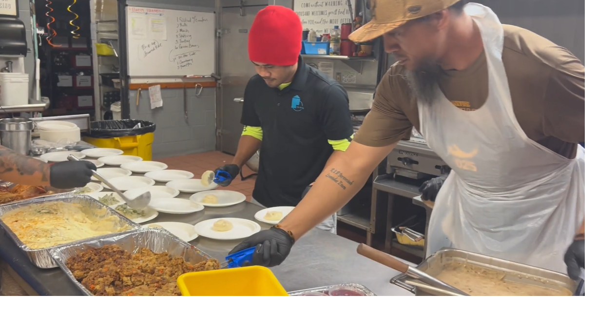 IHS feeds Oahu’s homeless with Thanksgiving meals prepared by Hilton Hawaiian Village chefs