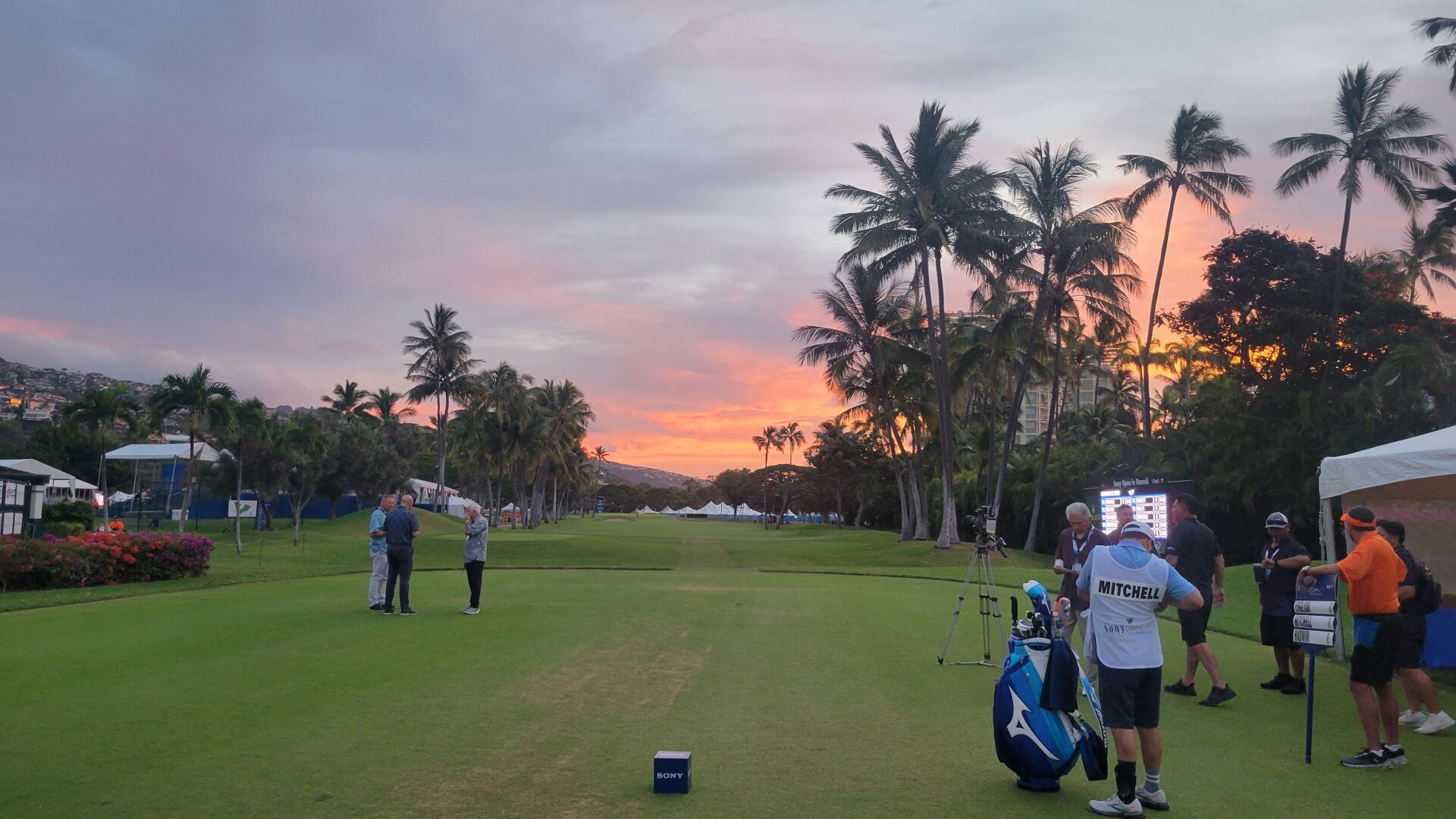 Top golf pros tee off at the Sony Open at Waialae Country Club | News |  kitv.com