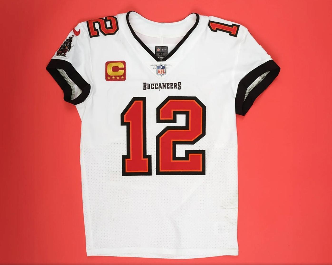 Buccaneers begin selling Tom Brady No. 12 jerseys 