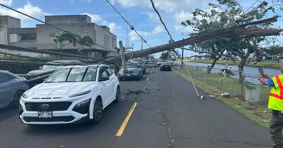 Downed trees, poles and power outages as high winds hit parts of Hawaii ...