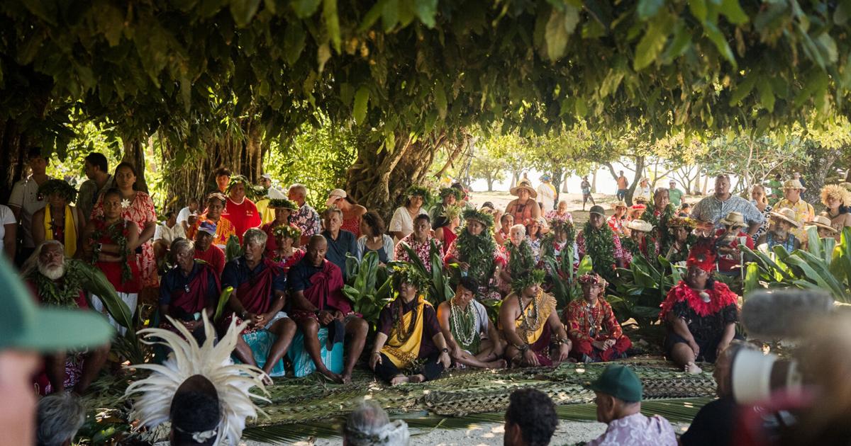 Hōkūleʻa and Hikianalia reach ancestral home in French Polynesia