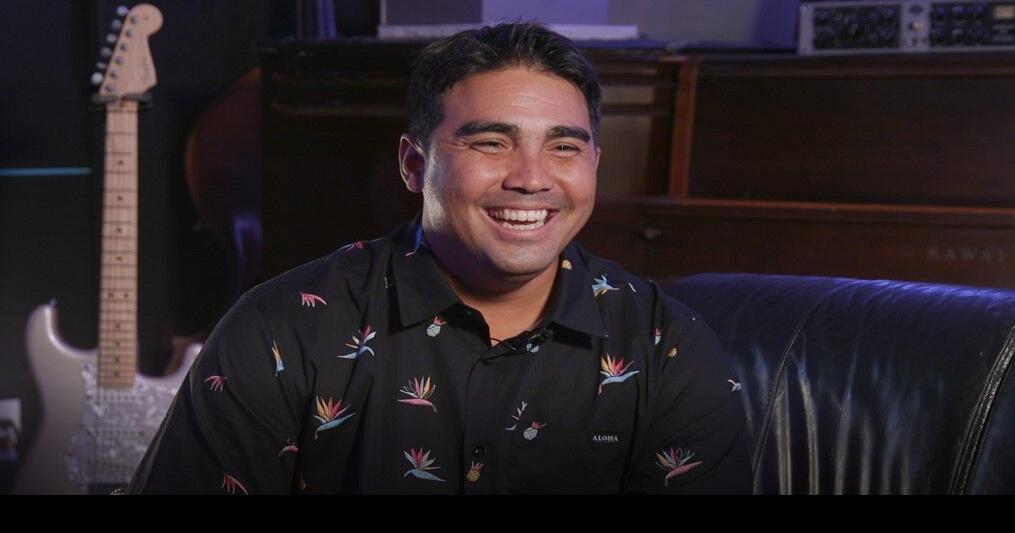 Kolohe Kais Roman De Peralta reacts to Iam Tongi singing his hit Cool Down in American Idol finale  KITV Honolulu