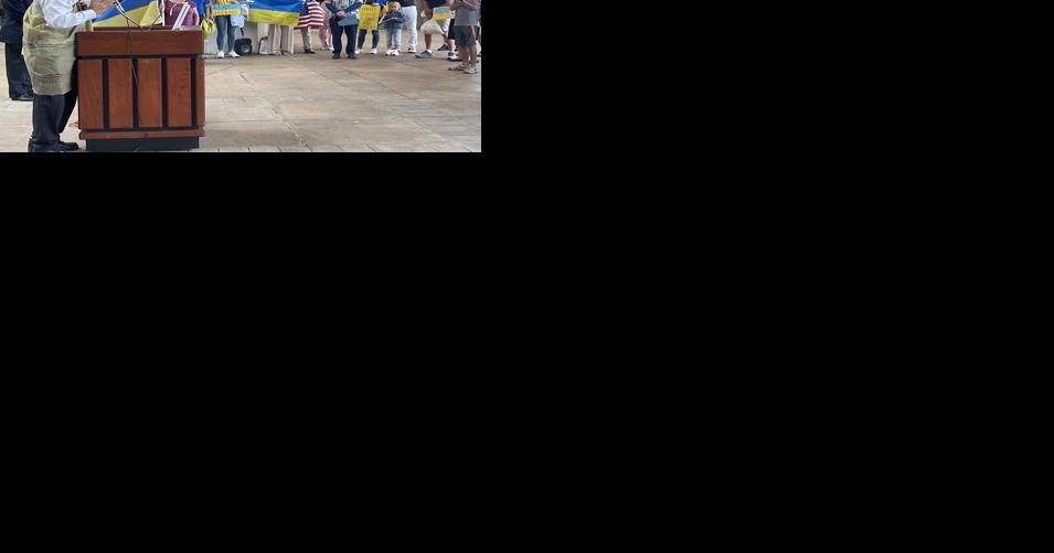 Community members gather in solidarity for Ukraine, marking two years since invasion - Vimarsana News