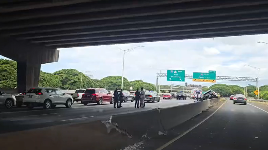 Crash reported on H-1 Freeway at Halawa interchange causes lane