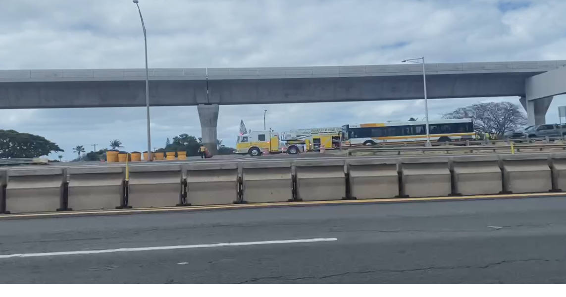 Woman suffers serious injuries after rollover crash on Kamehameha