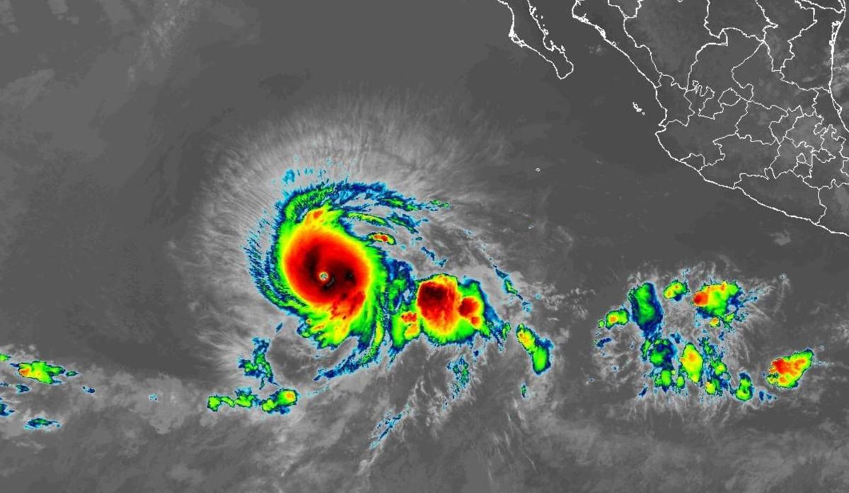 TRACKING KRISTY Hurricane Kristy maintains strength as a category 4