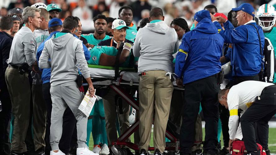 Hawaii's Tua Tagovailoa carted off the field after injury against