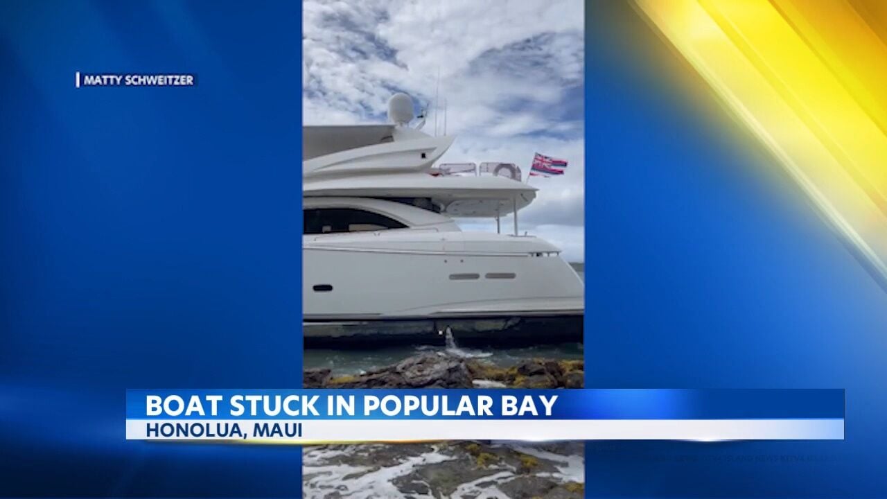 Massive yacht goes unmoored gets stuck in popular Maui bay