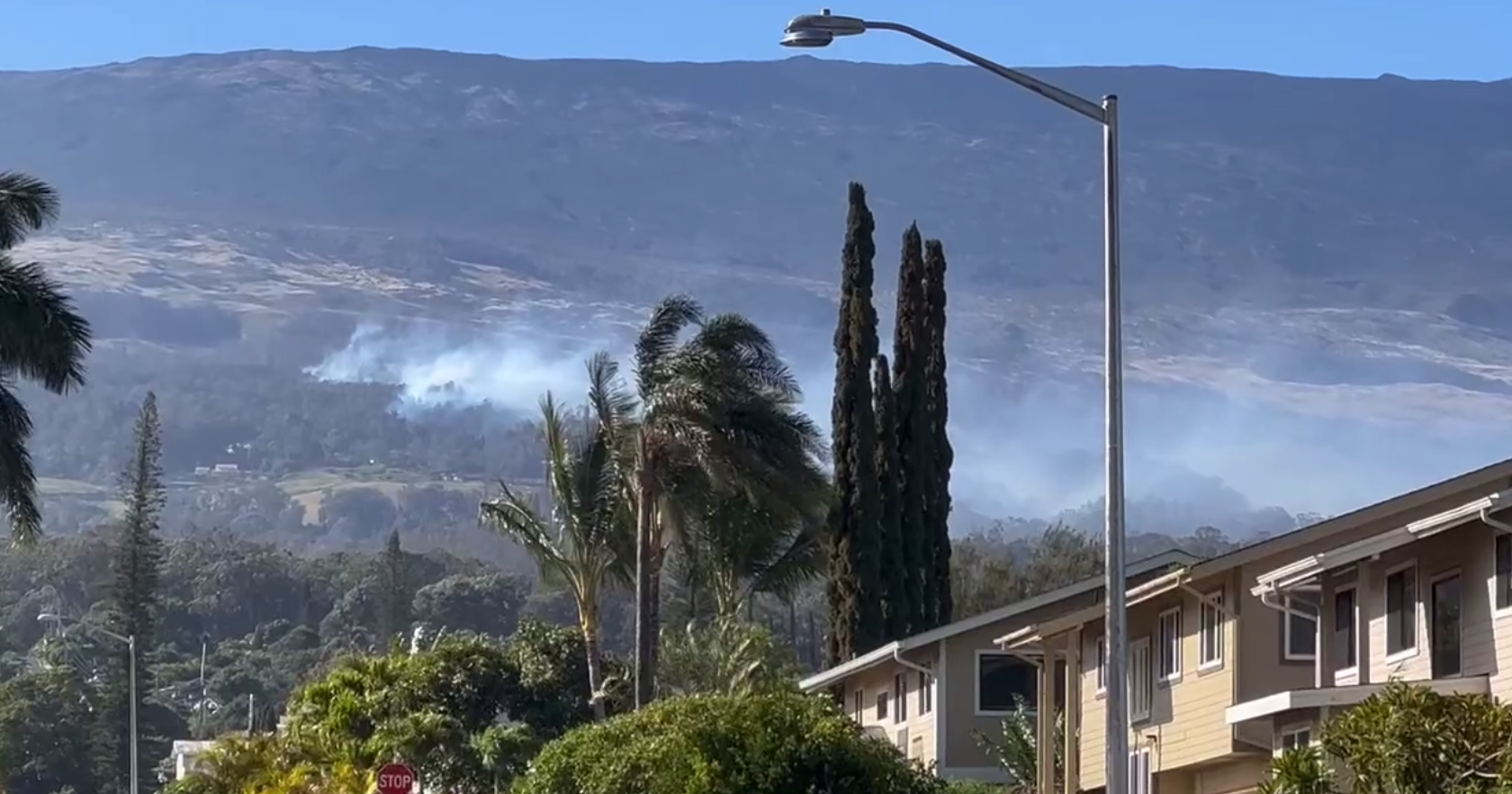 Brush fires force evacuations in Kula, Lahaina areas on Maui; Multiple schools, roads closed - Vimarsana News