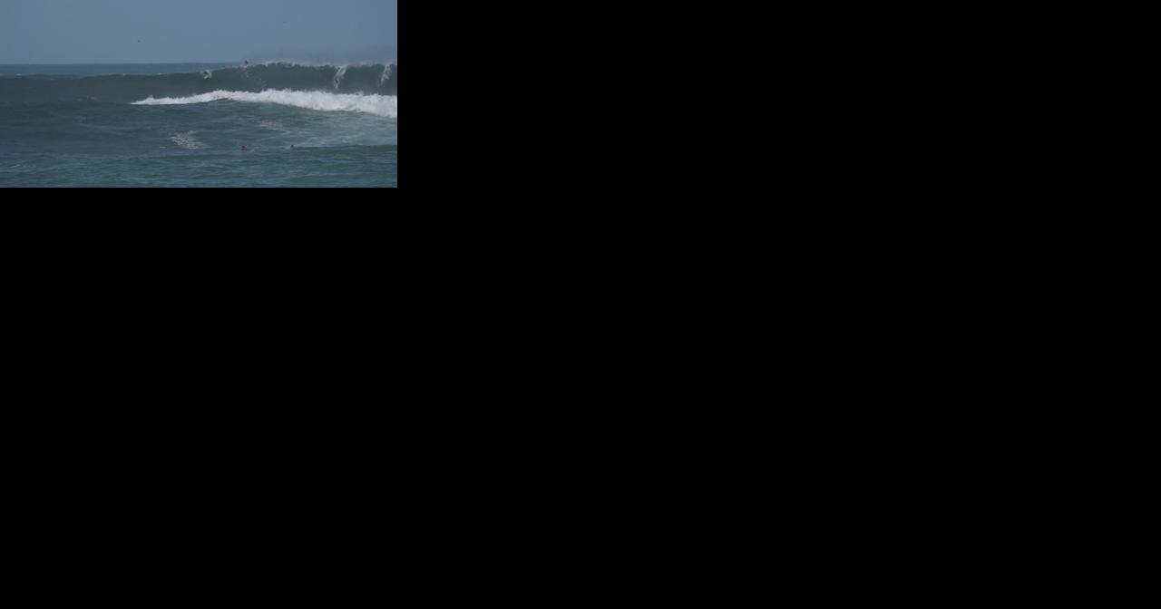 Massive swell attracts thousands to Oahu's Northshore - Vimarsana News