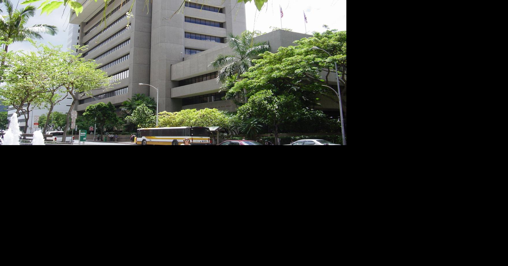 Knife-wielding man arrested for lunging at woman in Downtown Honolulu ...