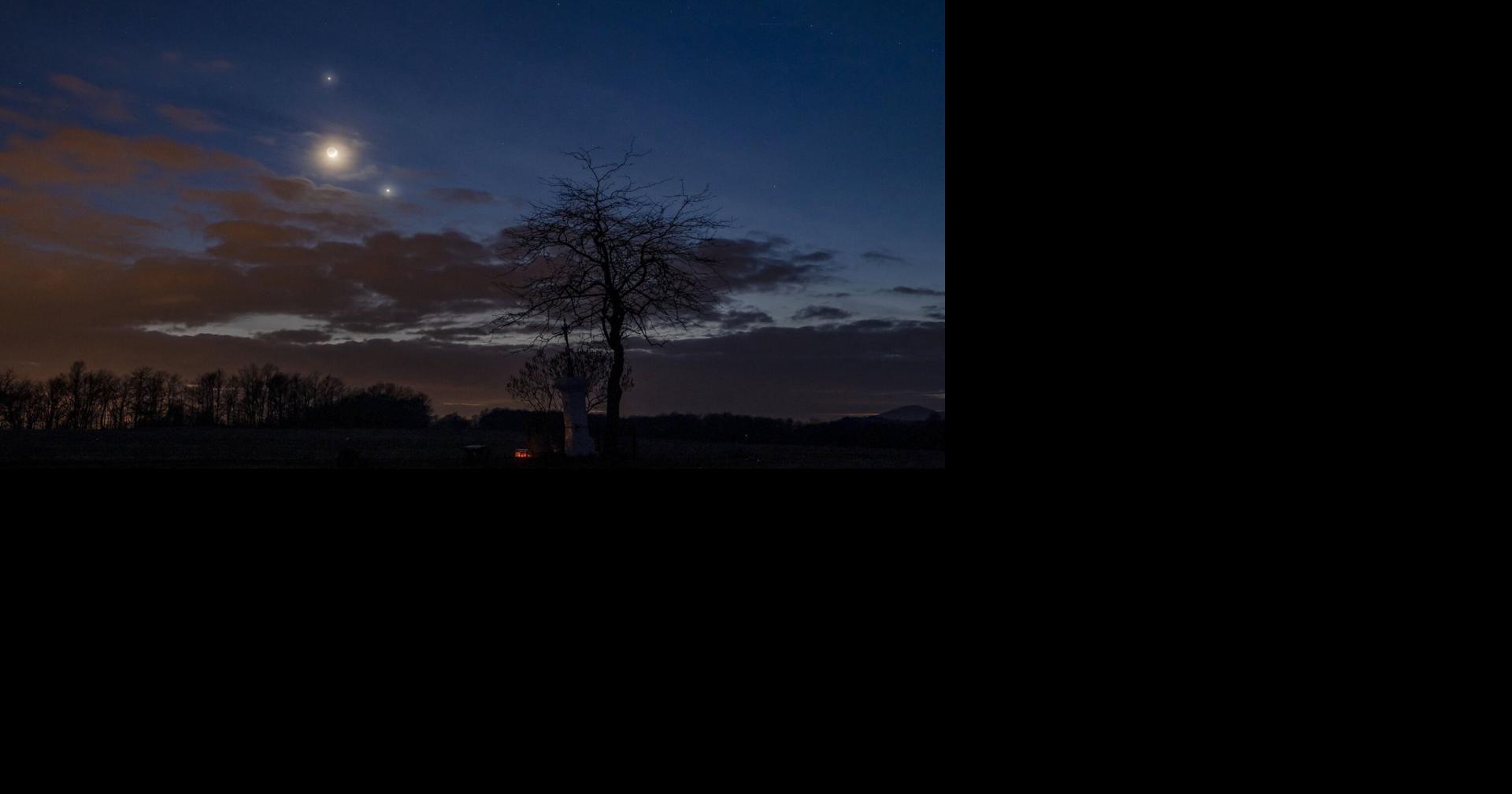 Two will appear to 'kiss' in the sky tonight National