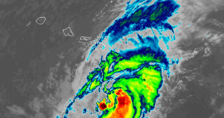 TRACKING LALA | Hurricane Lala Slows and Turns Northwest as It Begins Interacting With Big Island