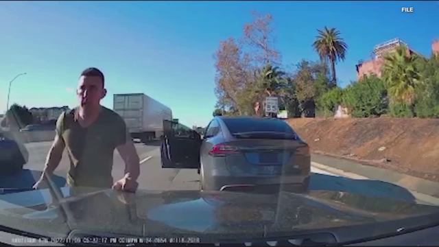 Road rage driver sentenced to 7 years in prison for Kakaako attack on 2 ...