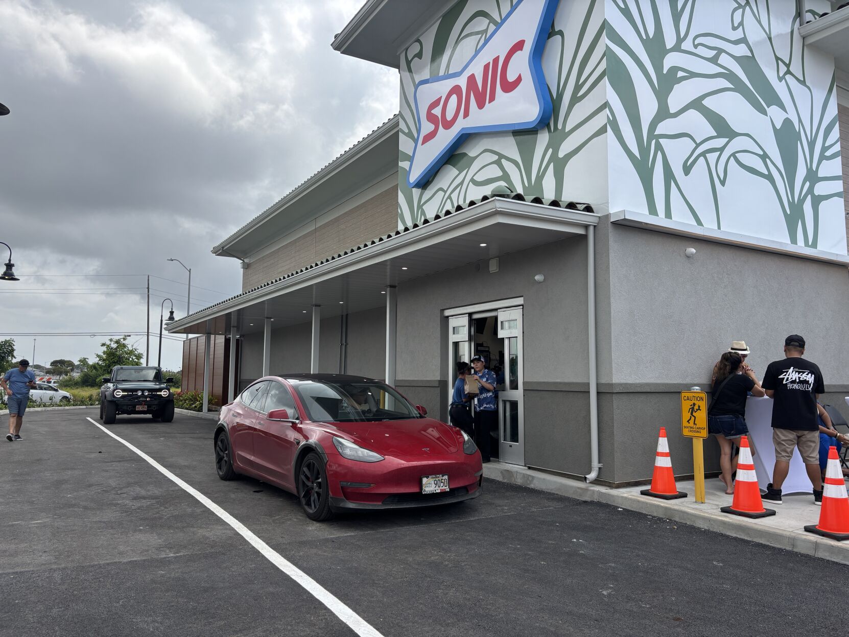 Sonic's Grand Opening in Kapolei | | kitv.com