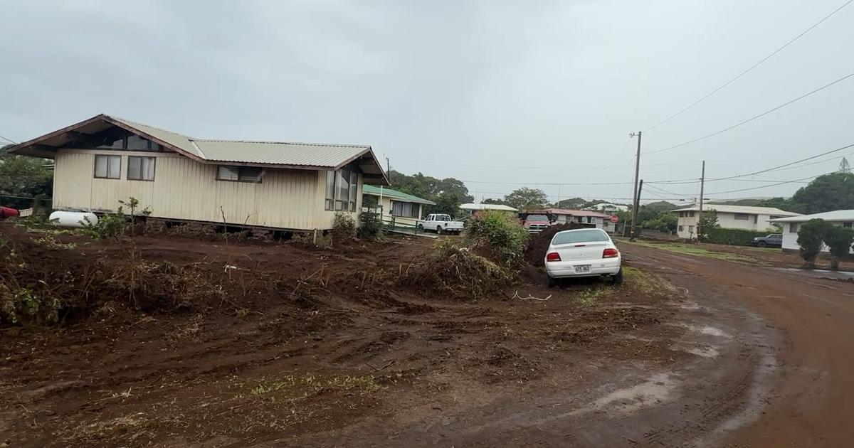 Na'alehu residents begin cleanup after Hurricane Lala flooding