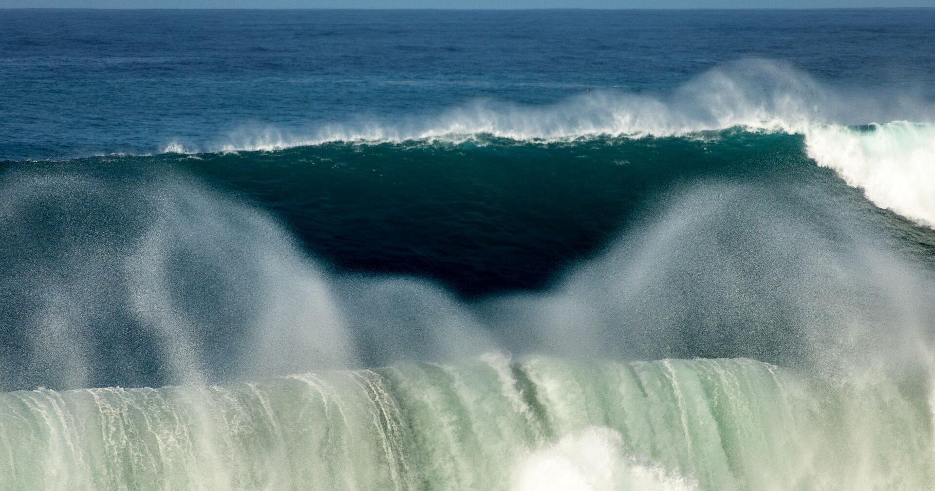 Honolulu Ocean Safety warns of dangerous surf conditions after busy weekend of rescues - Vimarsana News