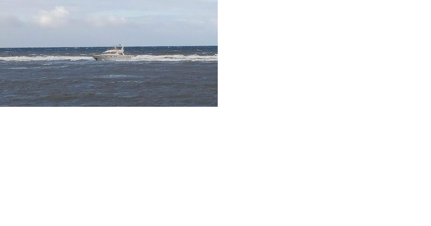Powerful winds send boats adrift in Maui harbor, grounding one - Vimarsana News