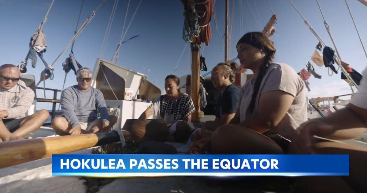 Hokulea and Hikianalia near French Polynesia milestone