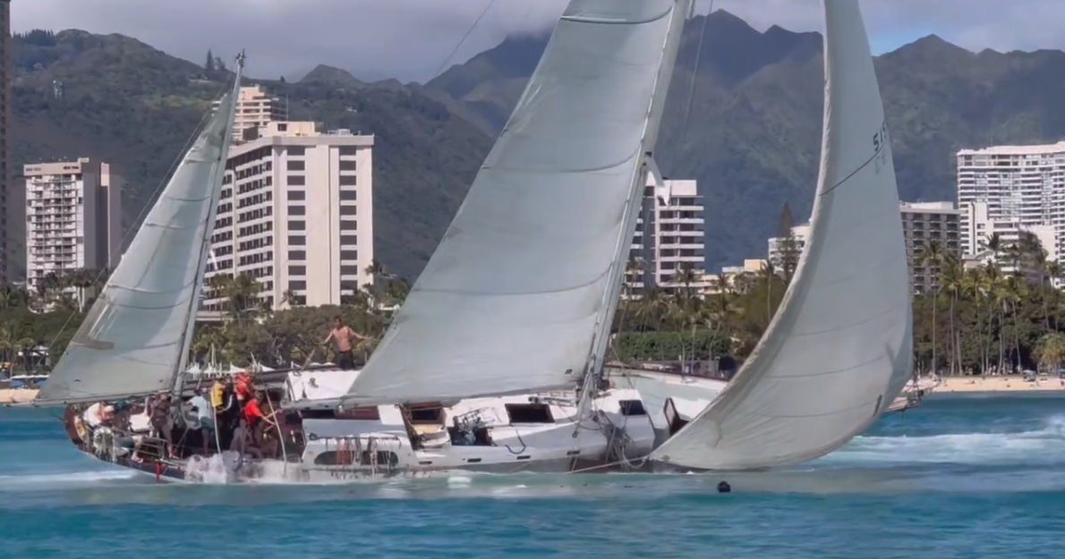 MUST SEE: Sailboat runs aground on reef off Waikiki Beach | Local ...