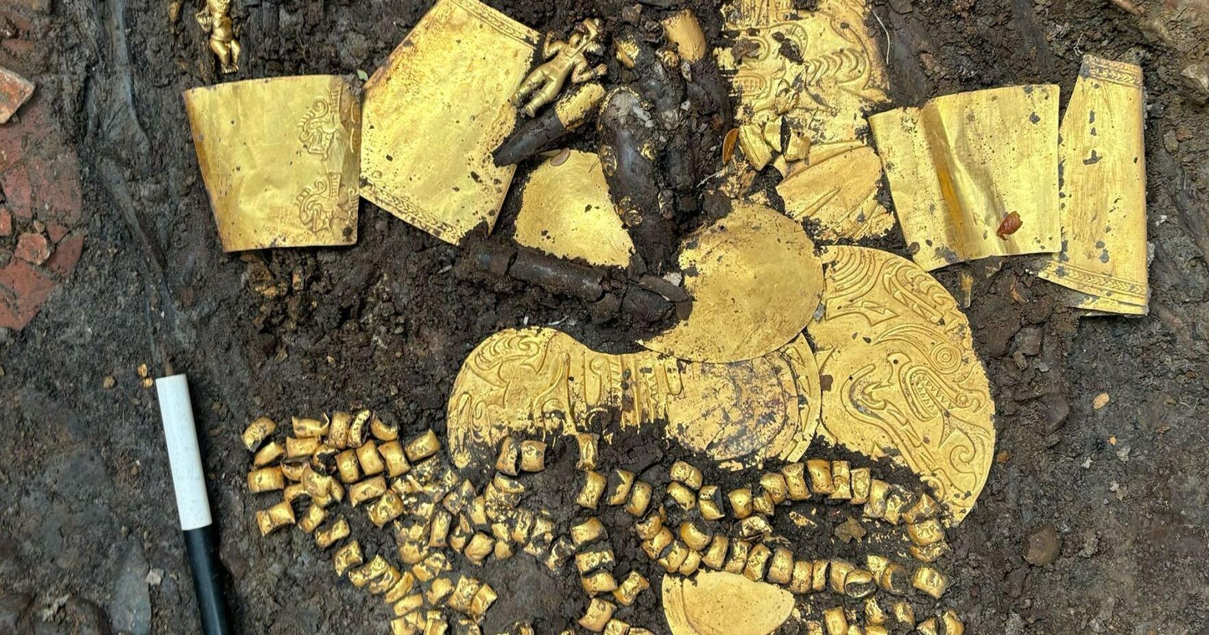Ancient lord's tomb found filled with gold and multiple sacrificial bodies | National - Vimarsana News