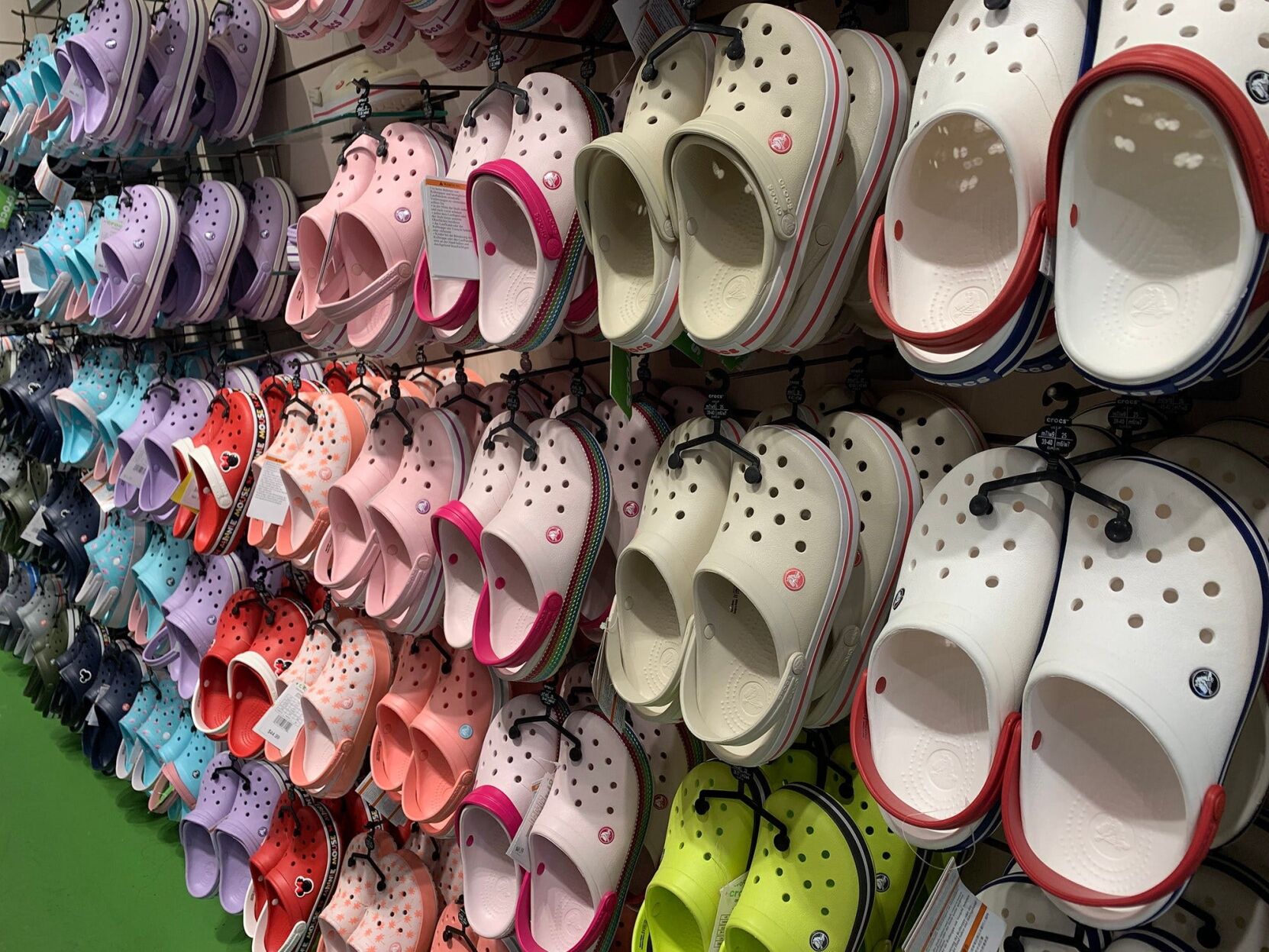 Walmart crocs clearance shoes