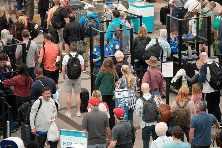 Hundreds more flights canceled Monday, disrupting the holiday weekend |  Crime & Courts | kitv.com