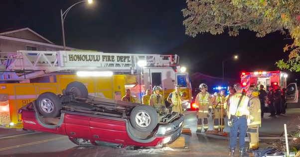 Driver rescued in overnight rollover crash in Pearl City