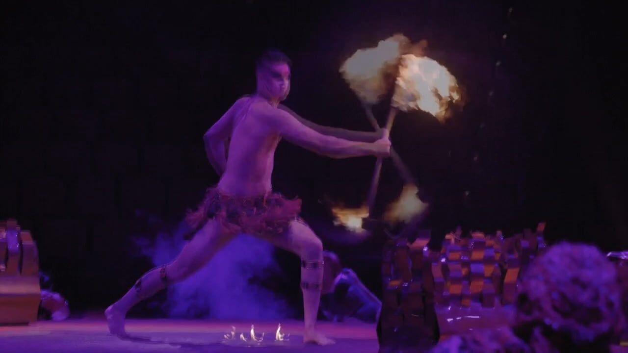 Hawaii fire dancer stars in Wynn Las Vegas show 