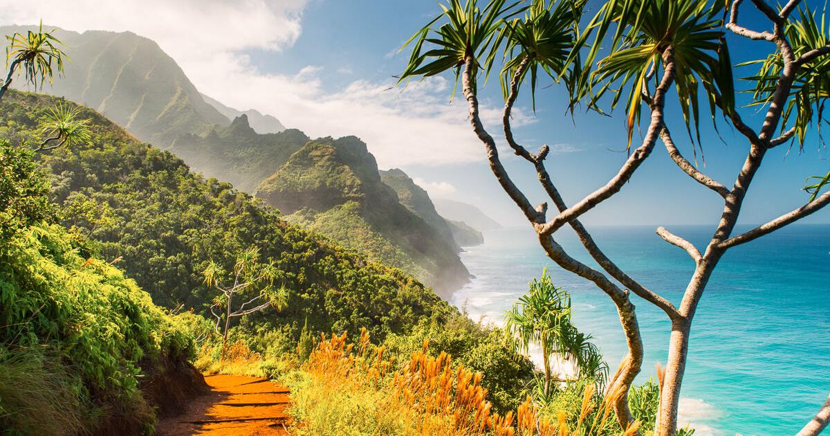 Kauai Fire Department rescues injured hiker from Kalalau Trail