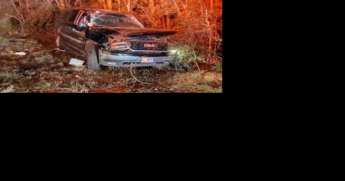 Driver injured in rollover crash - Vimarsana News