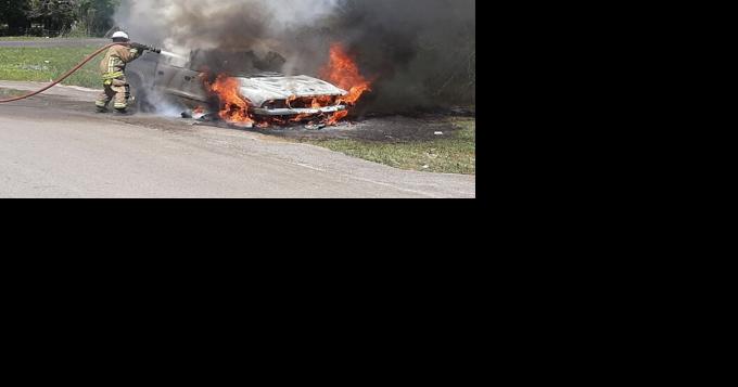 Fire destroyed pickup truck - Vimarsana News