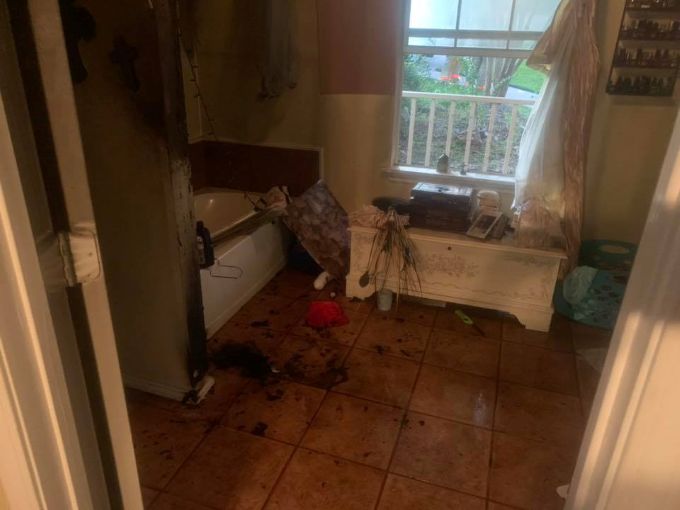 Bathroom fire ignited by a candle quickly extinguished by Lake Rayburn ...
