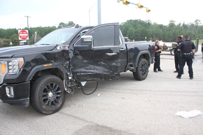 No serious injuries reported following two vehicle auto accident ...