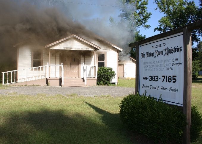 Local, state, and federal investigators at the scene of church fire ...