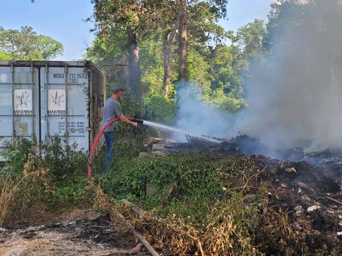Frustrating fire destroys abandoned home in Town Bluff | Local News ...