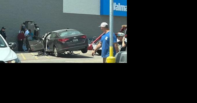 Car crashed through wall of Port Arthur WalMart - Vimarsana News