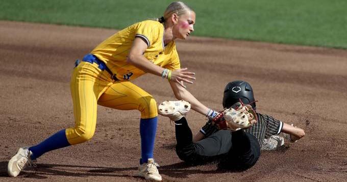 Lady Cats Fall In State Championship