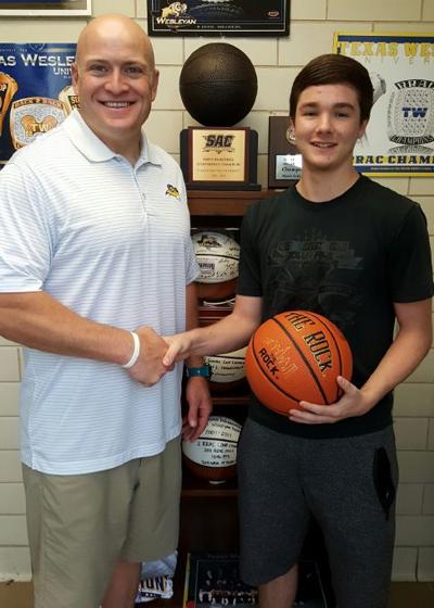 Woodville Senior Accepts Basketball Scholarship At Texas Wesleyan
