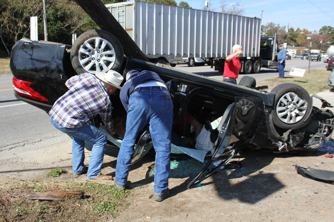 Car leaves roadway and crashes into restaurant parking lot | Local News ...