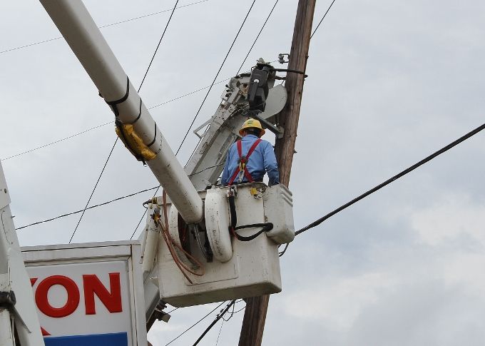 Log truck accident knocks out power on west side of Jasper | Local News ...