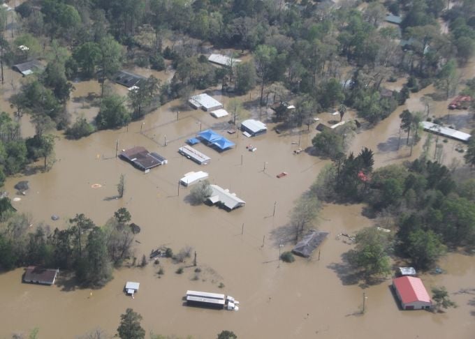 Destruction in Deweyville, Sabine River close to cresting | Local News ...