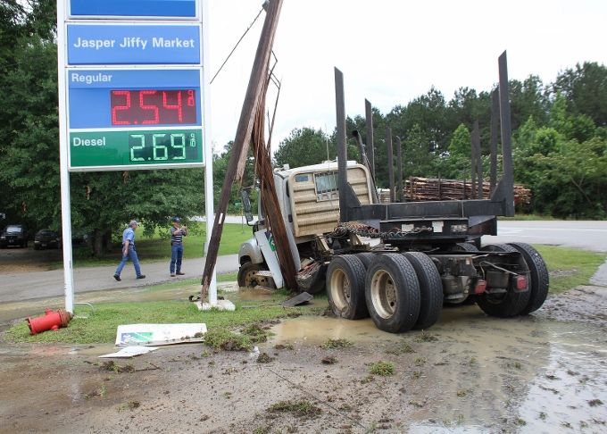 Log truck accident knocks out power on west side of Jasper | Local News ...