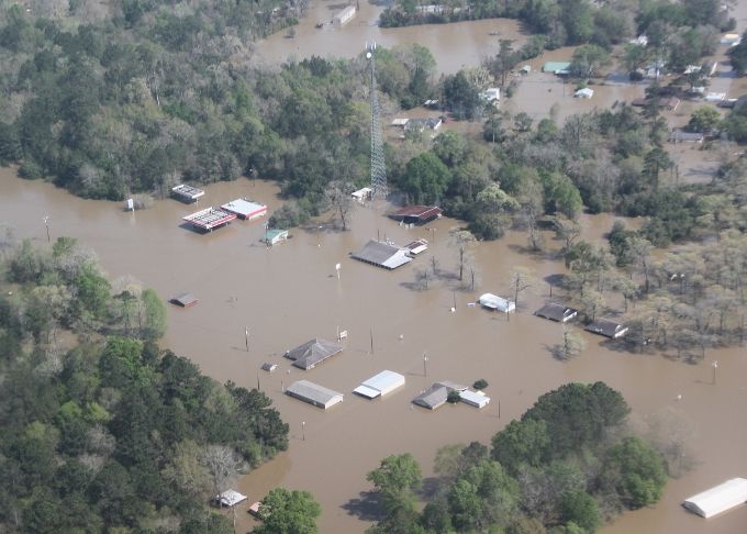 Destruction in Deweyville, Sabine River close to cresting | Local News ...