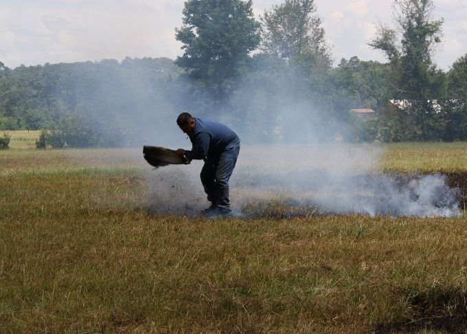 Homeowner beats out fire that grew out of control | Local News | kjas.com