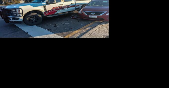 Kirbyville PD unit struck from behind by another vehicle - Vimarsana News