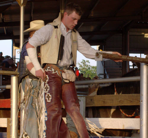 Friday night rodeo draws big numbers | Local News | kjas.com