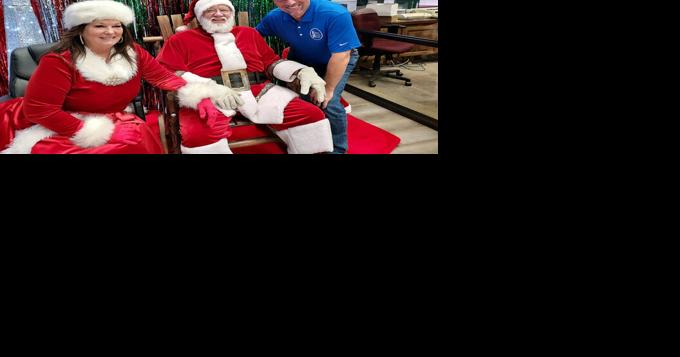 Santa makes a stop at the bank - Vimarsana News