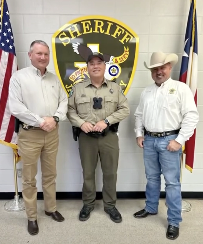 Jasper County Sheriff Chuck Havard welcomes an old friend back to ...