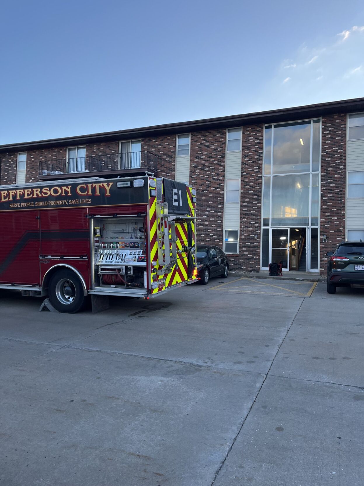 One person displaced by early morning apartment fire in Jefferson City ...